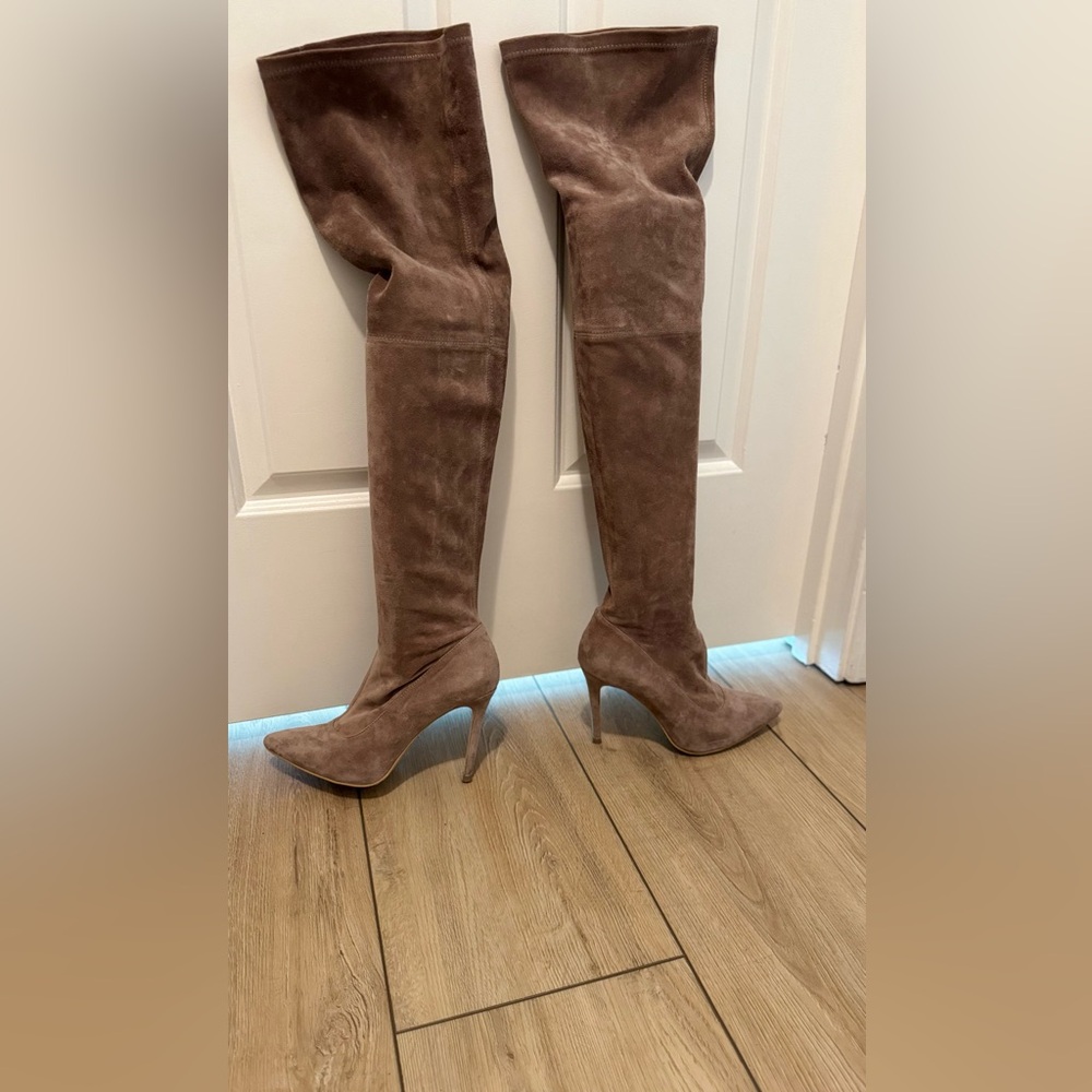 Chic Taupe Suede Heeled Boots